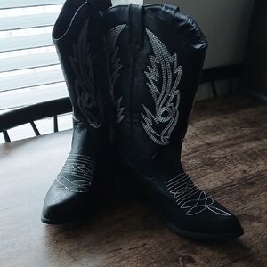 Black Cowboy Boots